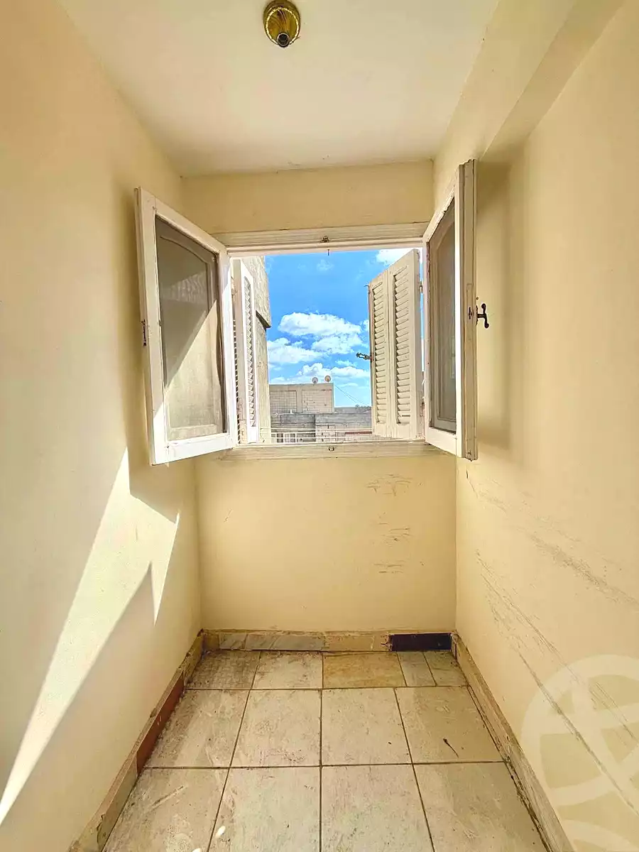 https://aqarmap.com.eg/ar/listing/7087059-for-sale-alexandria-al-agamy-lbytsh-el-hanafeya-st
