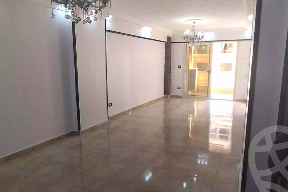 https://aqarmap.com.eg/ar/listing/7088297-for-sale-alexandria-miami-shr-jml-bd-lnsr