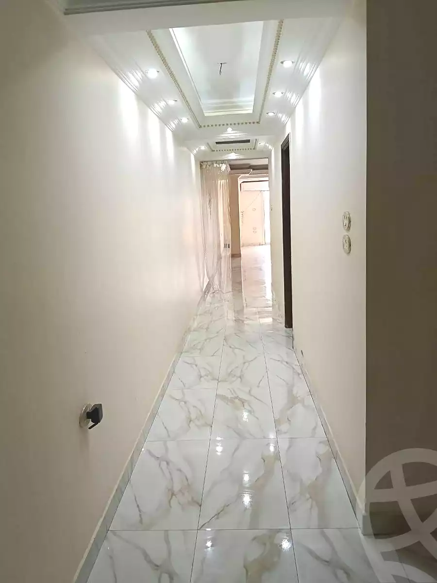 https://aqarmap.com.eg/ar/listing/7089080-for-sale-cairo-helwan-ahmed-enci-st