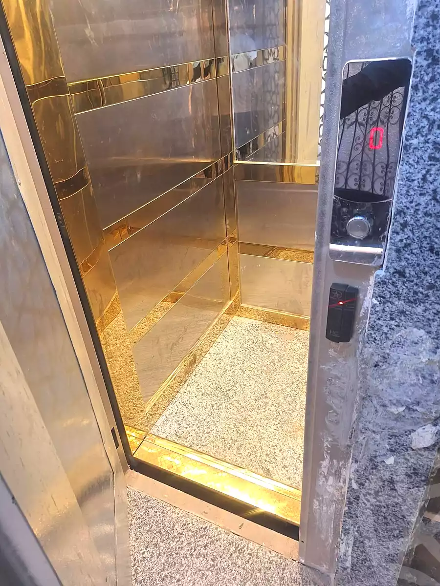 https://aqarmap.com.eg/en/listing/7089408-for-sale-cairo-nozha-2-el-khamseen-st