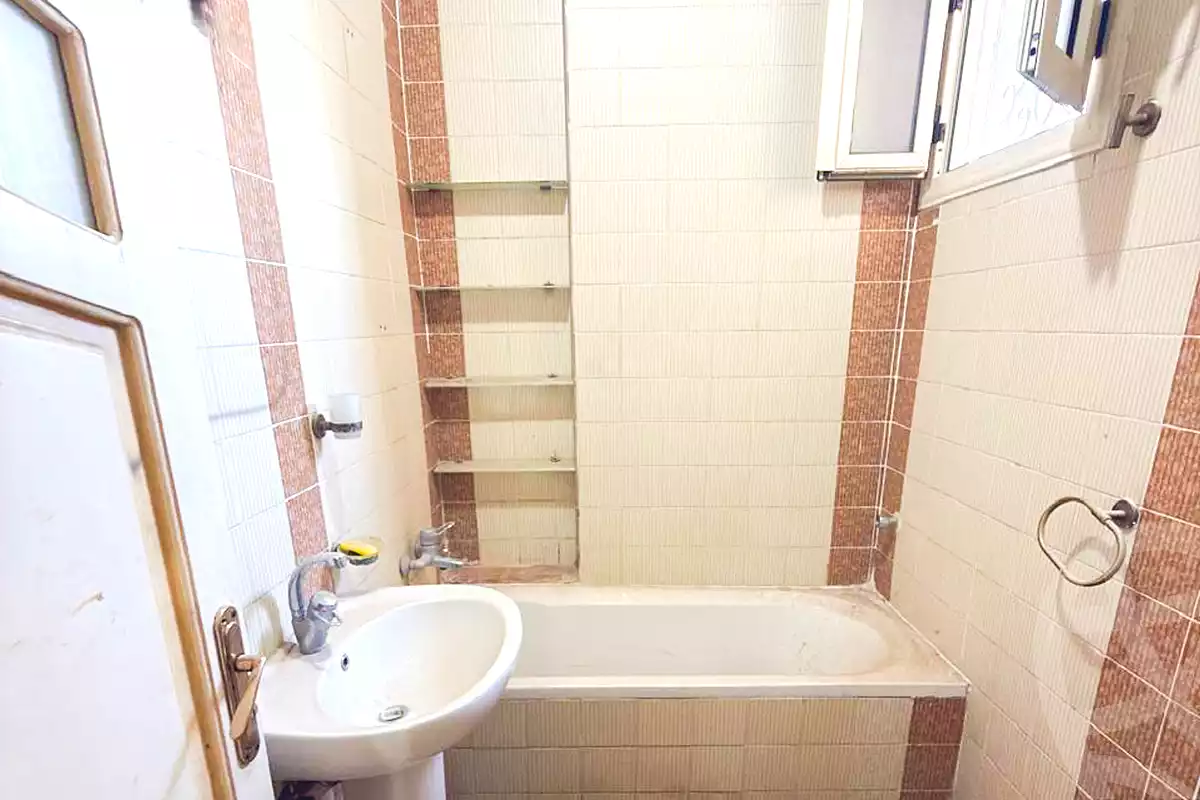 https://aqarmap.com.eg/en/listing/7089703-for-sale-alexandria-l-zryt-champollion-st