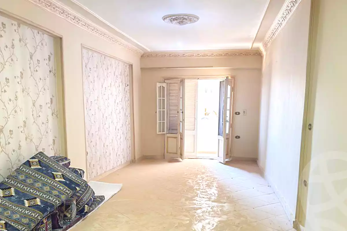 https://aqarmap.com.eg/en/listing/7089703-for-sale-alexandria-l-zryt-champollion-st