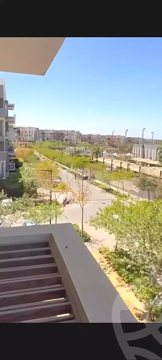 https://aqarmap.com.eg/ar/listing/7089708-for-sale-cairo-new-cairo-compounds-eastown-eastown-parks