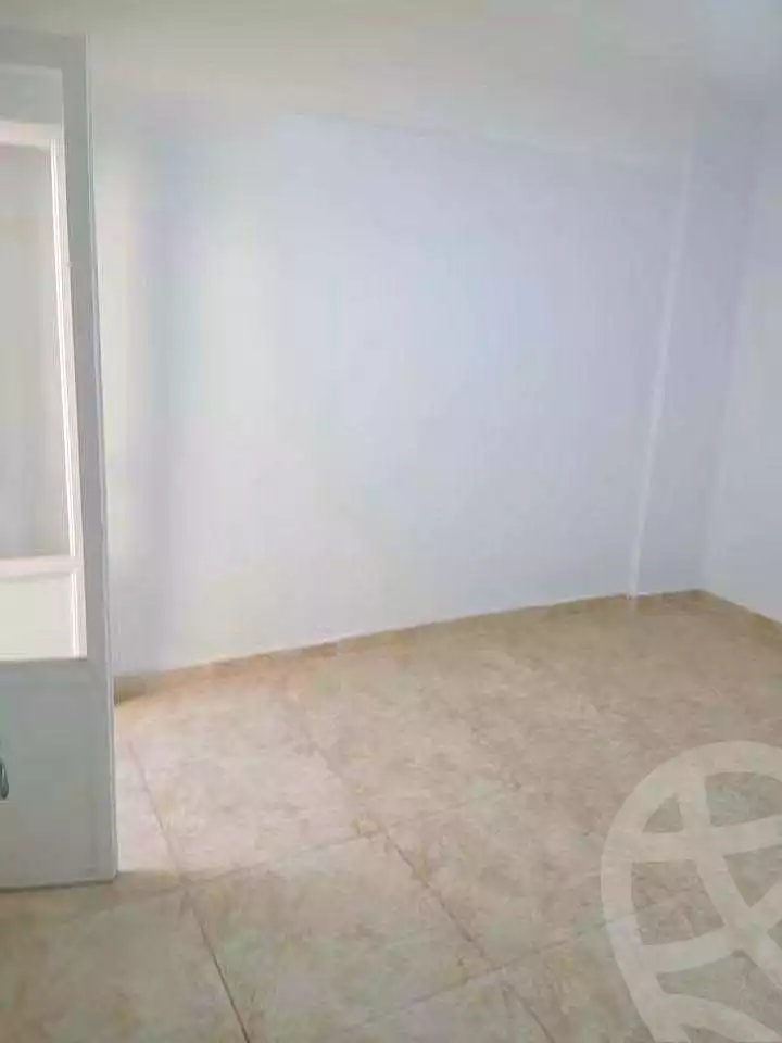 https://aqarmap.com.eg/ar/listing/7090363-for-sale-alexandria-al-agamy-lbytsh-al-andalous-wa-al-hgaz-st