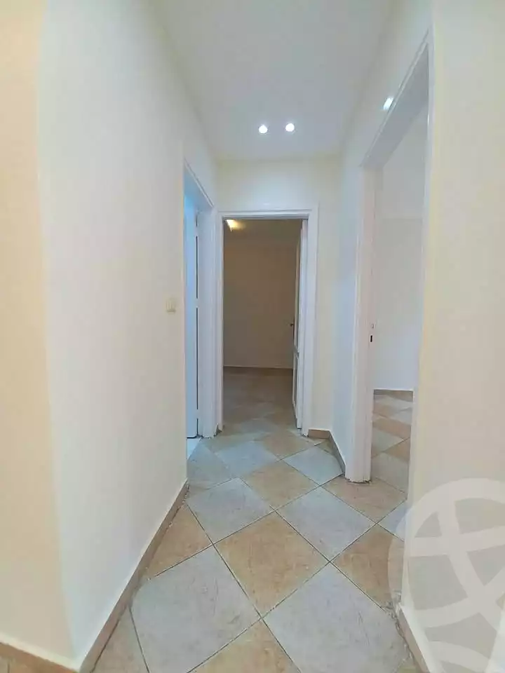 https://aqarmap.com.eg/ar/listing/7090556-for-sale-alexandria-el-asafra-shr-45