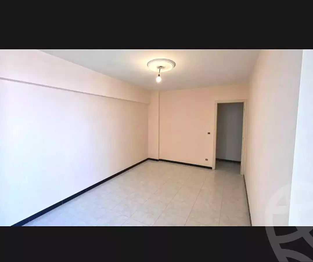 https://aqarmap.com.eg/ar/listing/7090989-for-sale-alexandria-miami-el-zobeir-ibn-el-awam-st