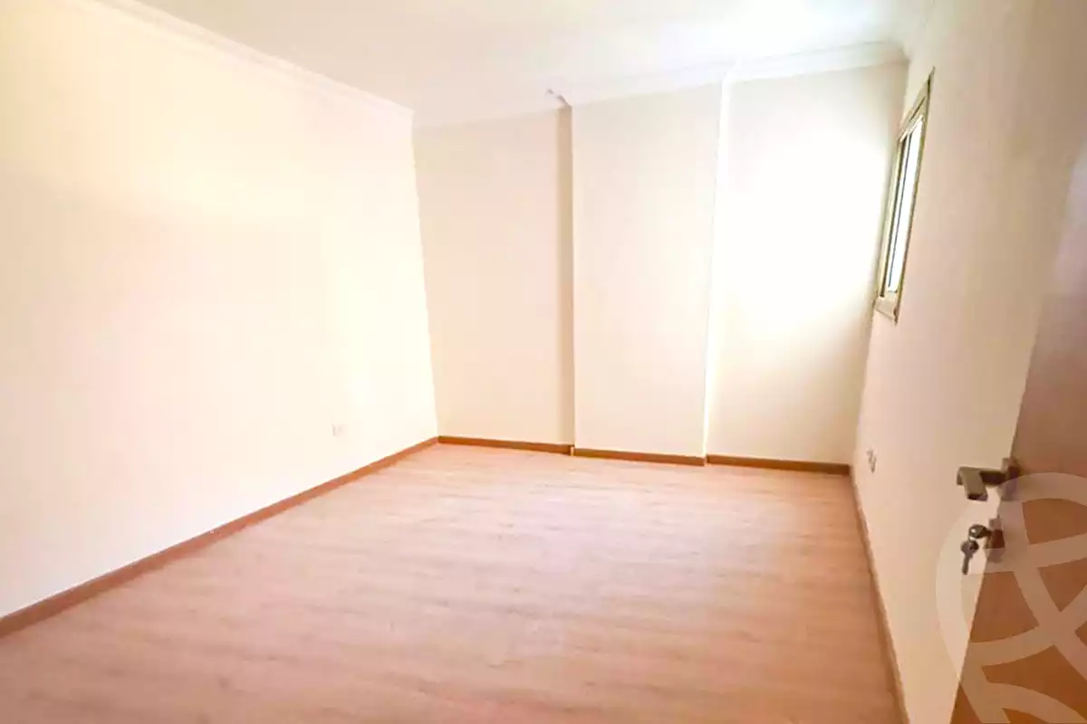https://aqarmap.com.eg/en/listing/7091900-for-rent-alexandria-roshdy-roushdy-st
