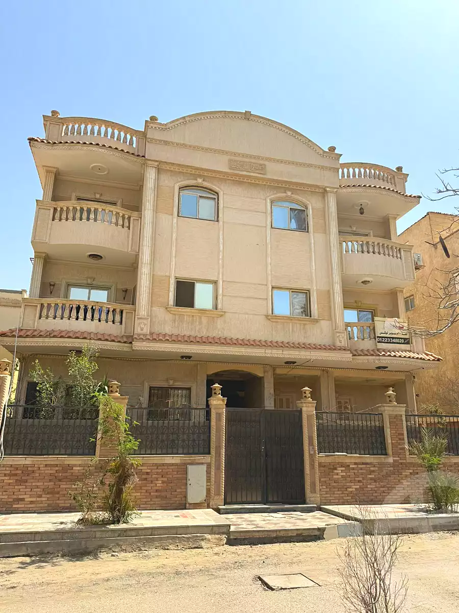 https://aqarmap.com.eg/ar/listing/7092949-for-sale-cairo-new-cairo-el-ahyaa-third-neighborhood-street-1