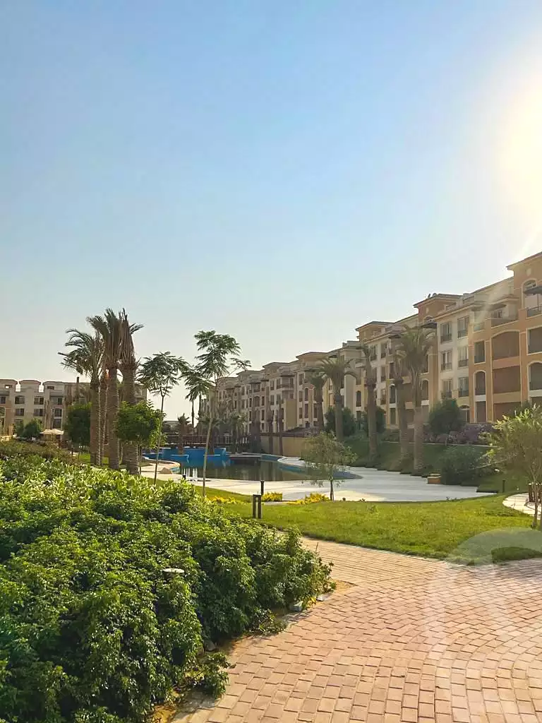https://aqarmap.com.eg/ar/listing/7093077-for-sale-cairo-new-cairo-compounds-stwn-ryzydns-by-ar-y-llttwyr