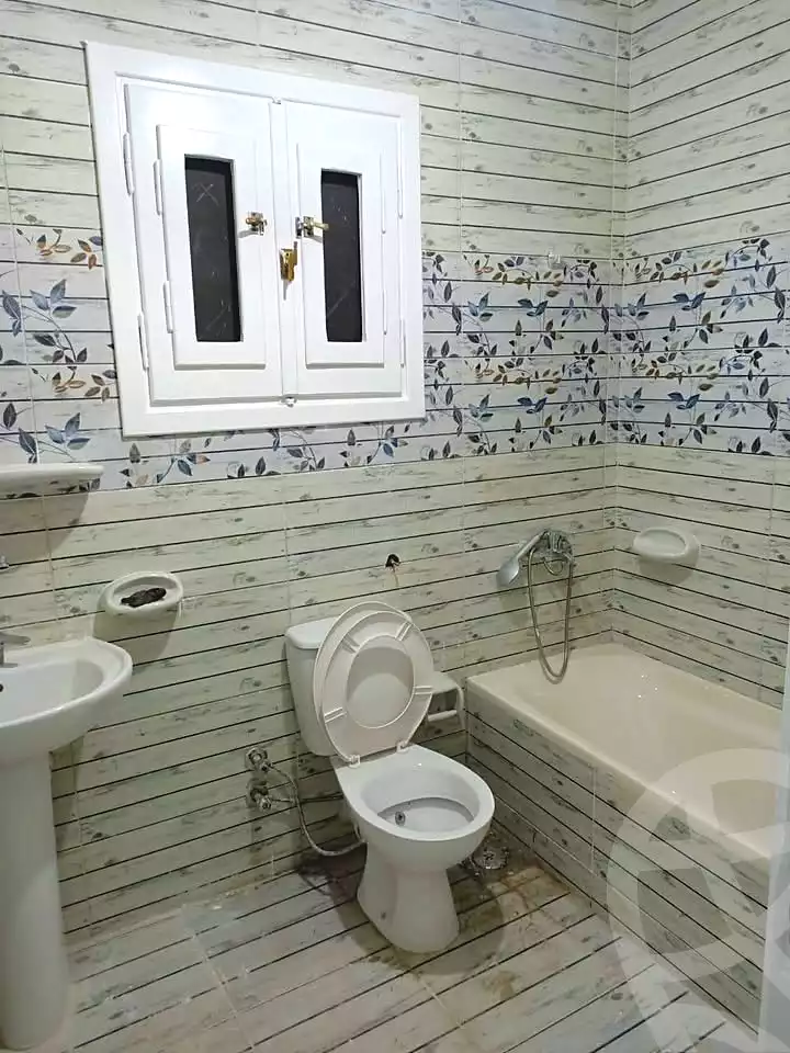 https://aqarmap.com.eg/en/listing/7075617-for-sale-alexandria-al-agamy-bw-ywsf-hosni-mubarak-st