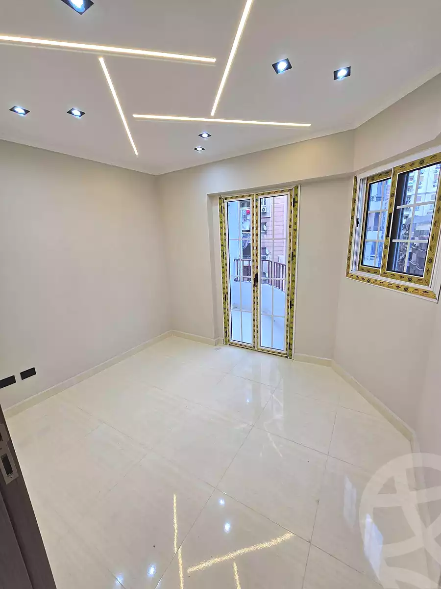 https://aqarmap.com.eg/ar/listing/7093472-for-sale-alexandria-el-mandara-shr-jml-bd-lnsr