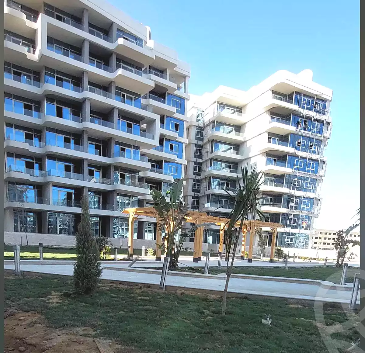 https://aqarmap.com.eg/ar/listing/7095116-for-sale-cairo-new-administrative-capital-r7-kmbwnd-syrnw-nyw-bln-llttwyr