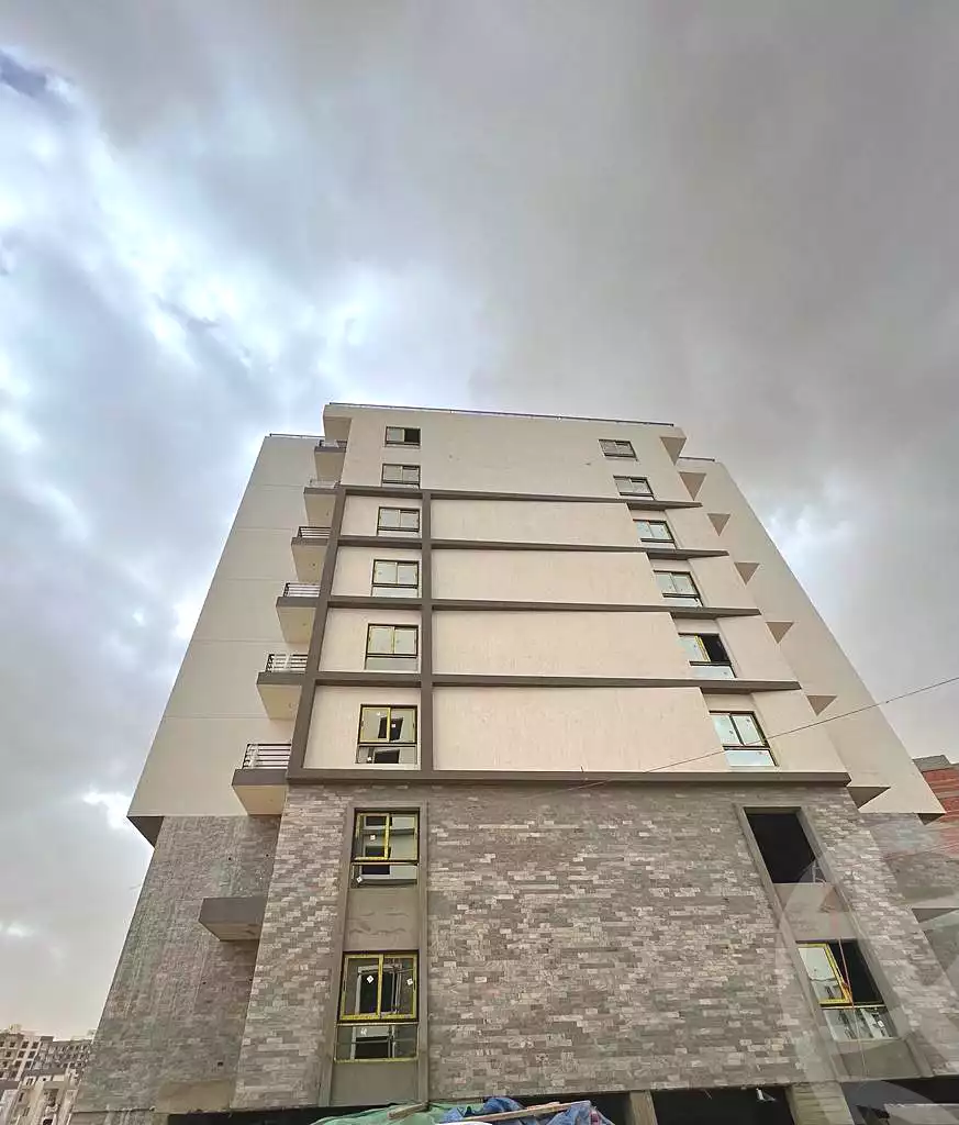 https://aqarmap.com.eg/ar/listing/7095211-for-sale-cairo-new-administrative-capital-r7-green-avenue