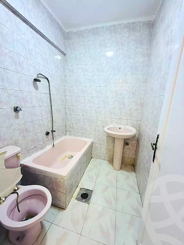 https://aqarmap.com.eg/ar/listing/7096079-for-sale-alexandria-al-agamy-shataa-el-nakheel