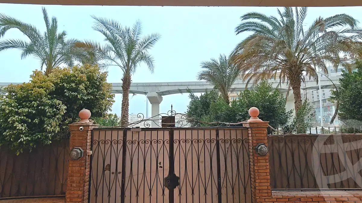 https://aqarmap.com.eg/ar/listing/7096200-for-sale-cairo-6th-of-october-el-ahyaa-neighborhood-10th