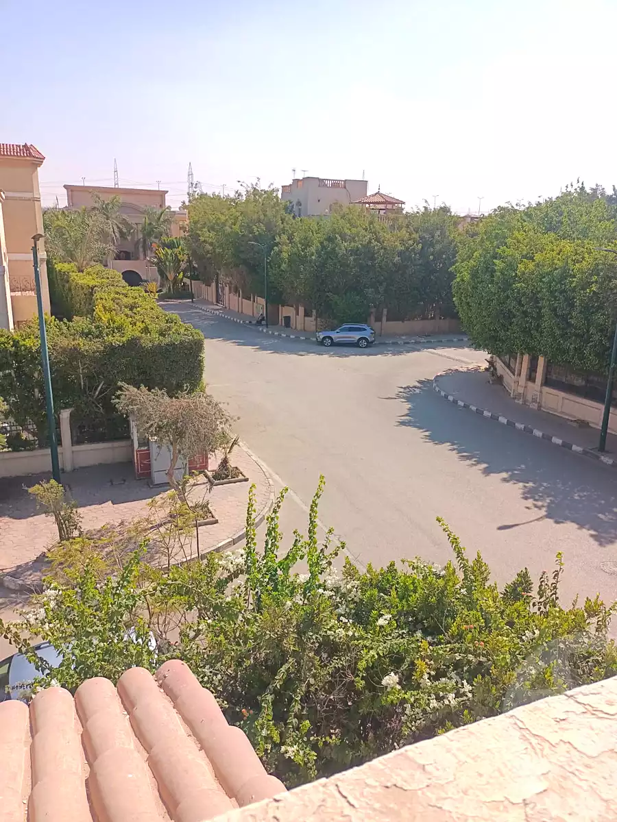 فيلا بـ٤ غرف نوم في ماونتن فيو أي سيتي أكتوبر، صورة ٧ من ٣٥