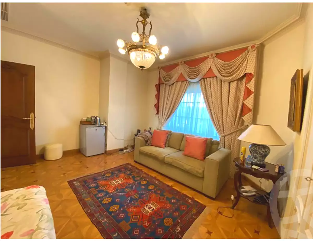 https://aqarmap.com.eg/ar/listing/7096888-for-sale-cairo-6th-of-october-compounds-kmbwnd-b-twn-ryl-styt-llttwyr