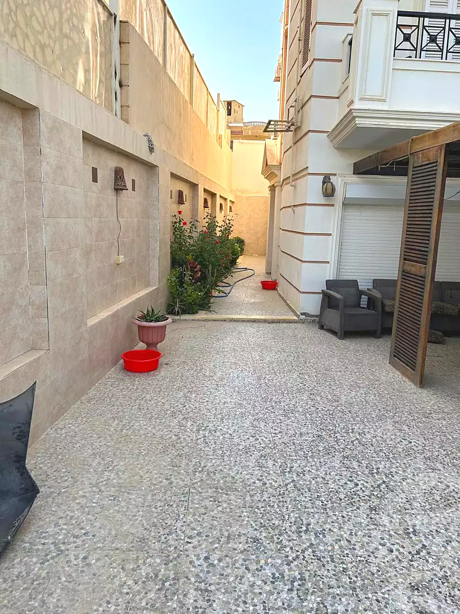 https://aqarmap.com.eg/ar/listing/7097014-for-sale-cairo-6th-of-october-hadaeq-october-compounds-el-fardoos-city