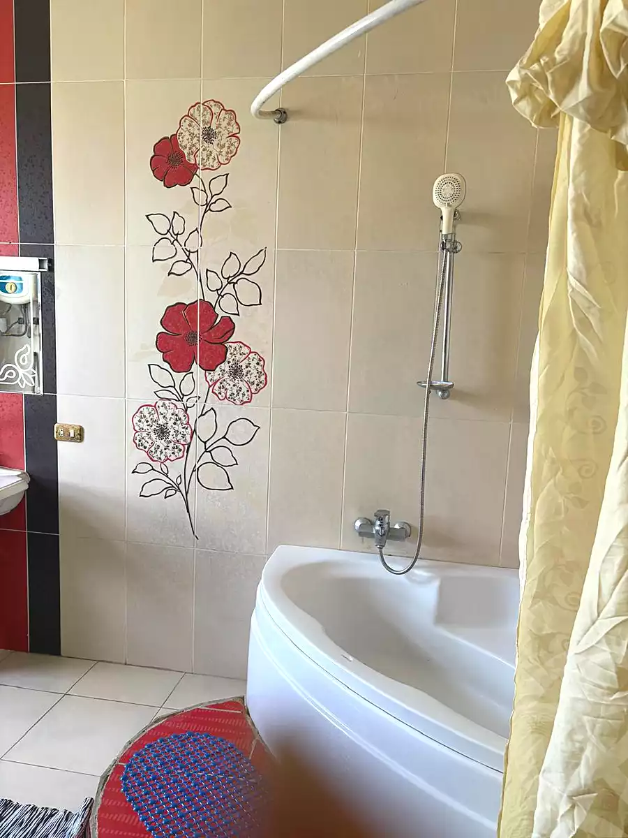 https://aqarmap.com.eg/ar/listing/7097029-for-sale-cairo-6th-of-october-el-ahyaa-neighborhood-1st-al-maahad