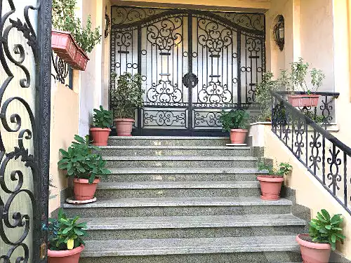 https://aqarmap.com.eg/en/listing/7097049-for-sale-cairo-new-cairo-el-narges-el-narges-2-pilot-halawany-st