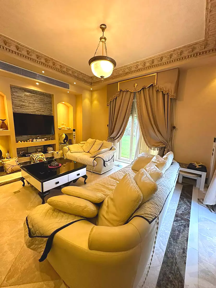 https://aqarmap.com.eg/ar/listing/7097162-for-sale-cairo-6th-of-october-compounds-kmbwnd-b-twn-ryl-styt-llttwyr
