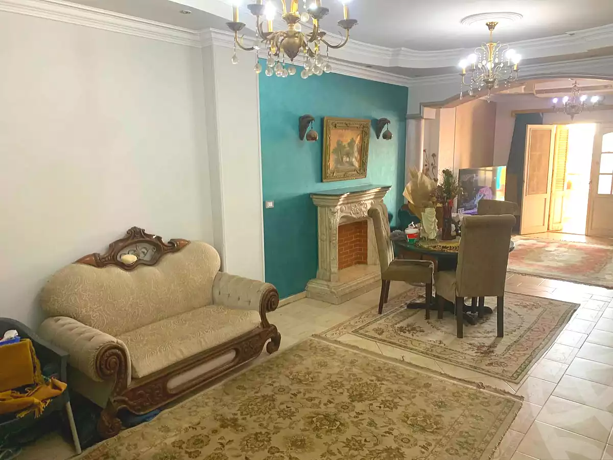 https://aqarmap.com.eg/ar/listing/7097261-for-sale-cairo-helwan-ahmed-enci-st