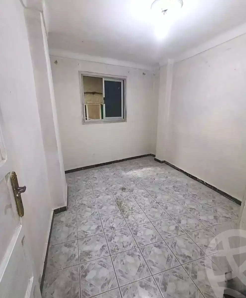 https://aqarmap.com.eg/ar/listing/7098350-for-sale-alexandria-el-asafra-shr-45