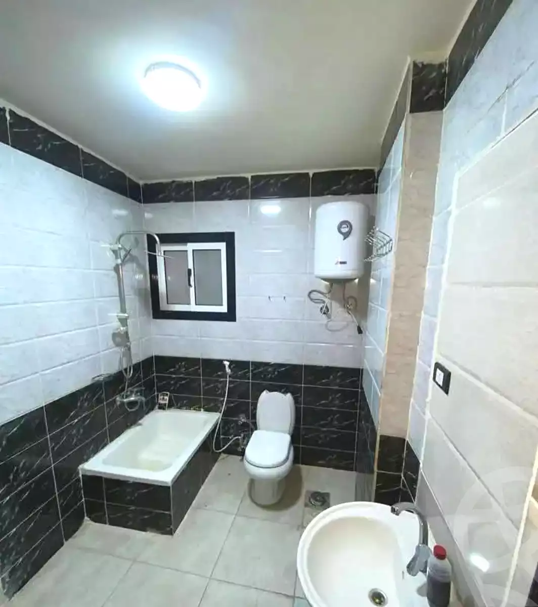 https://aqarmap.com.eg/ar/listing/7098512-for-sale-alexandria-al-agamy-lbytsh-el-hanafeya-st