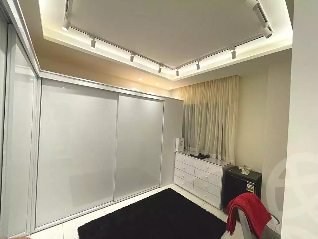 3 BR Apartment in Eastown, photo 5 of 15