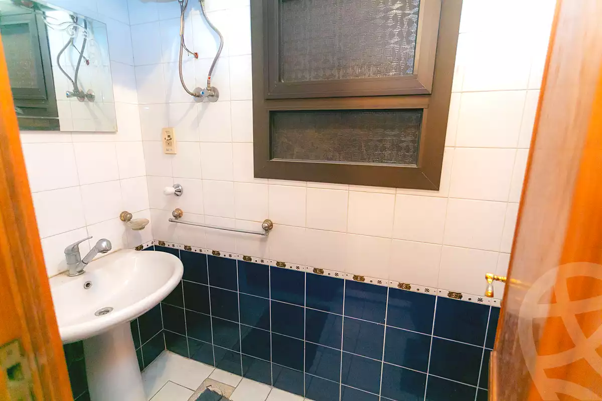 https://aqarmap.com.eg/ar/listing/7099295-for-sale-alexandria-roshdy-shr-bw-qyr-tryq-lhry