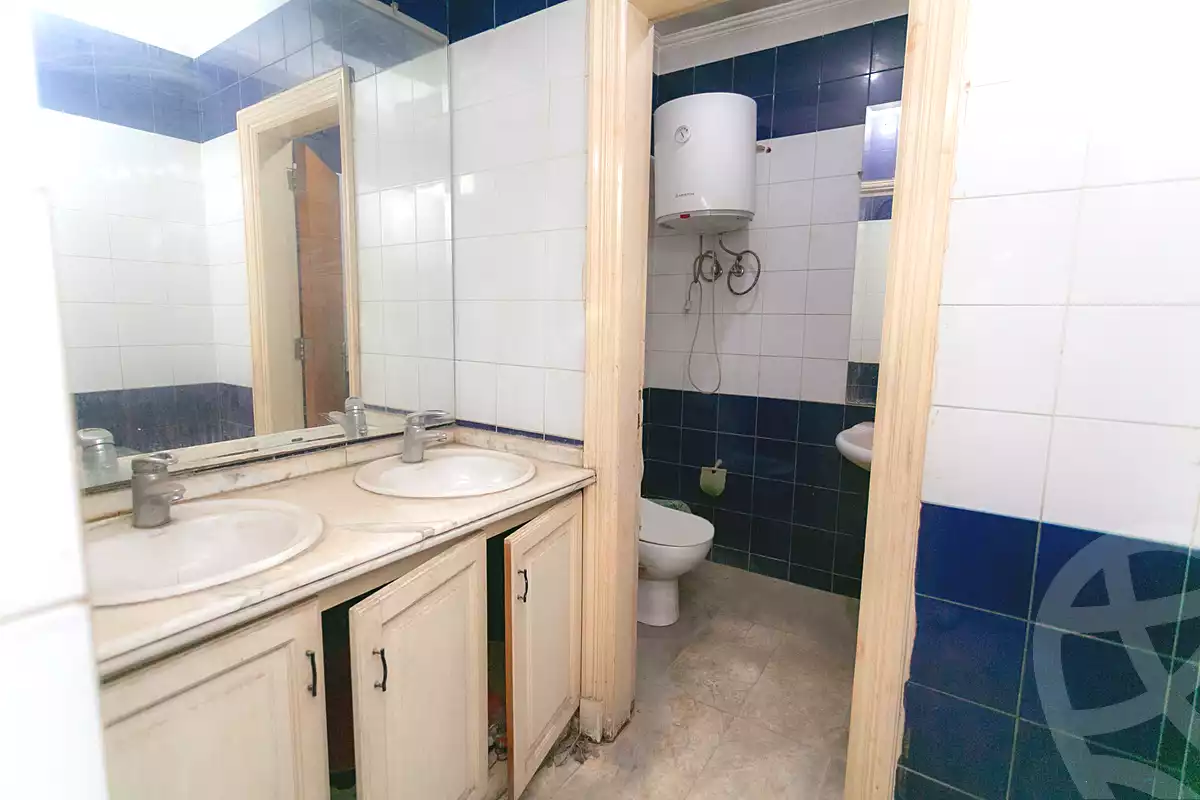 https://aqarmap.com.eg/ar/listing/7099295-for-sale-alexandria-roshdy-shr-bw-qyr-tryq-lhry