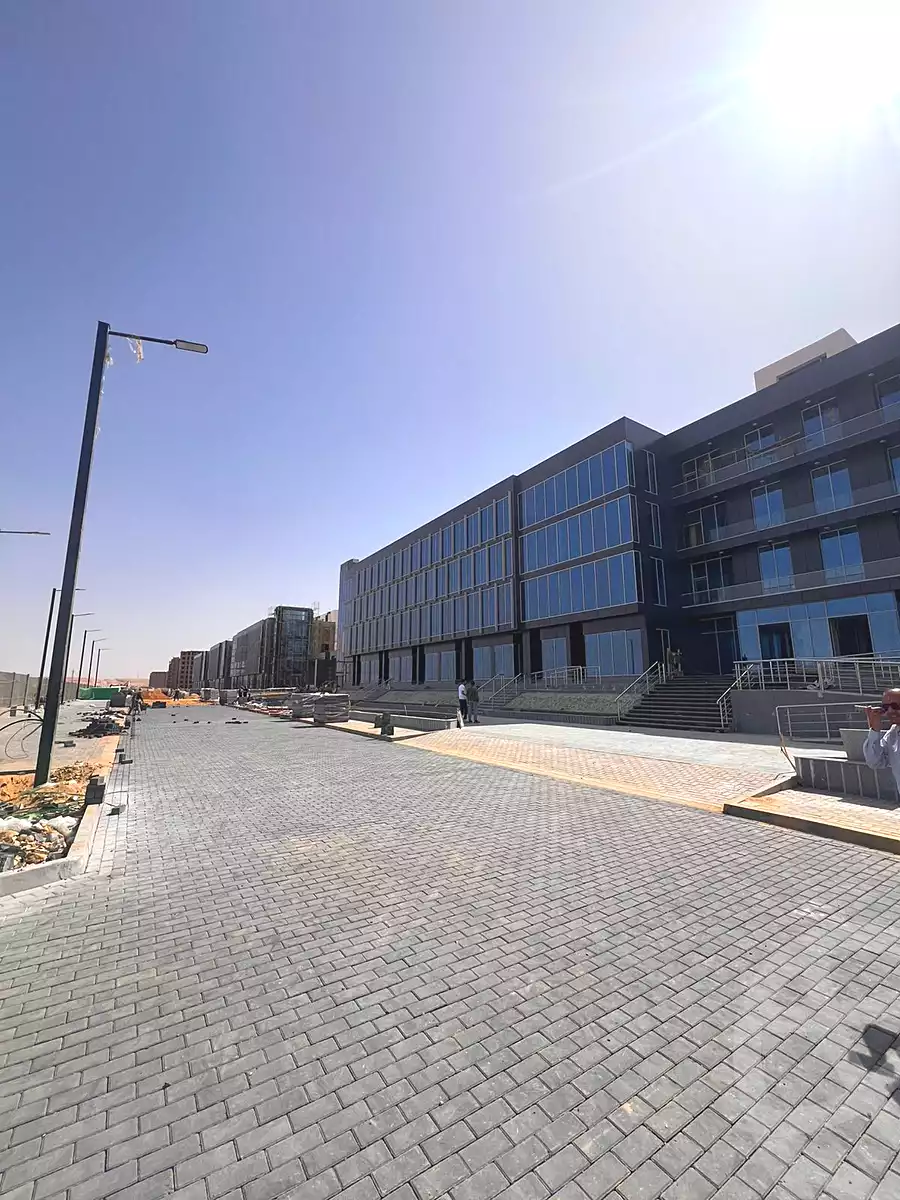 https://aqarmap.com.eg/ar/listing/7099620-for-sale-cairo-new-administrative-capital-r7-de-joya-strip-mall-3-taj-misr