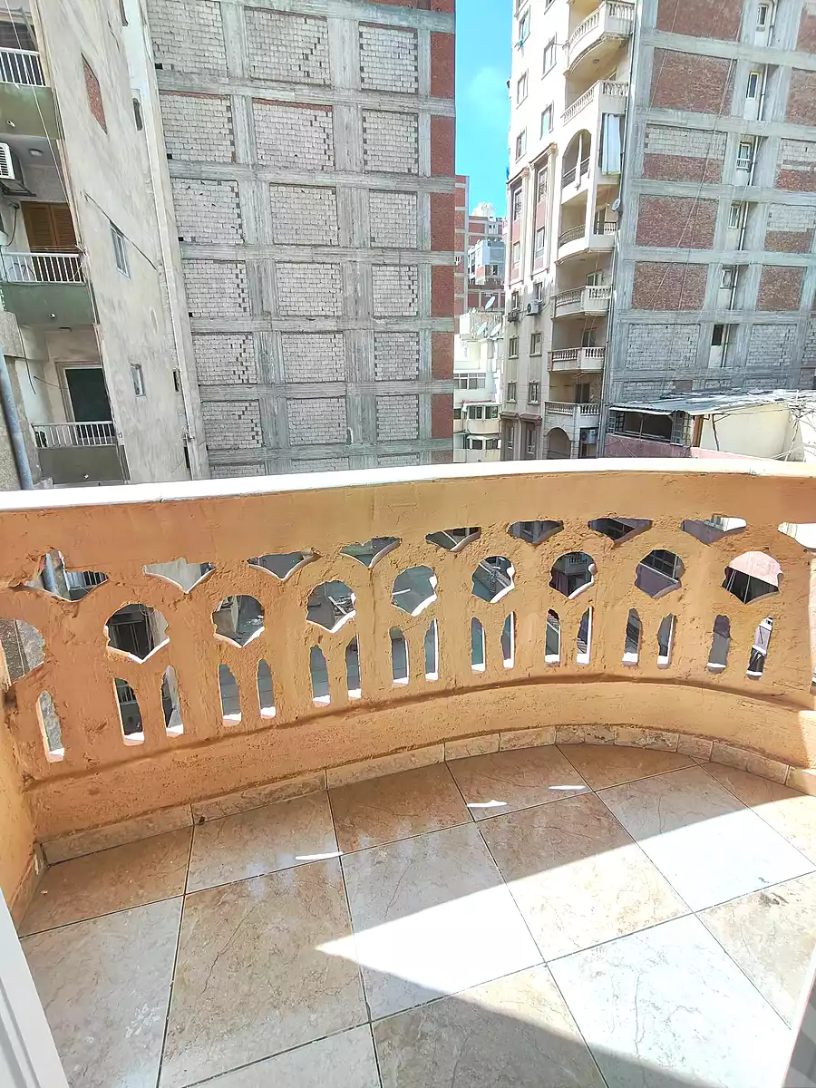 https://aqarmap.com.eg/en/listing/7100035-for-sale-alexandria-el-asafra-shr-45