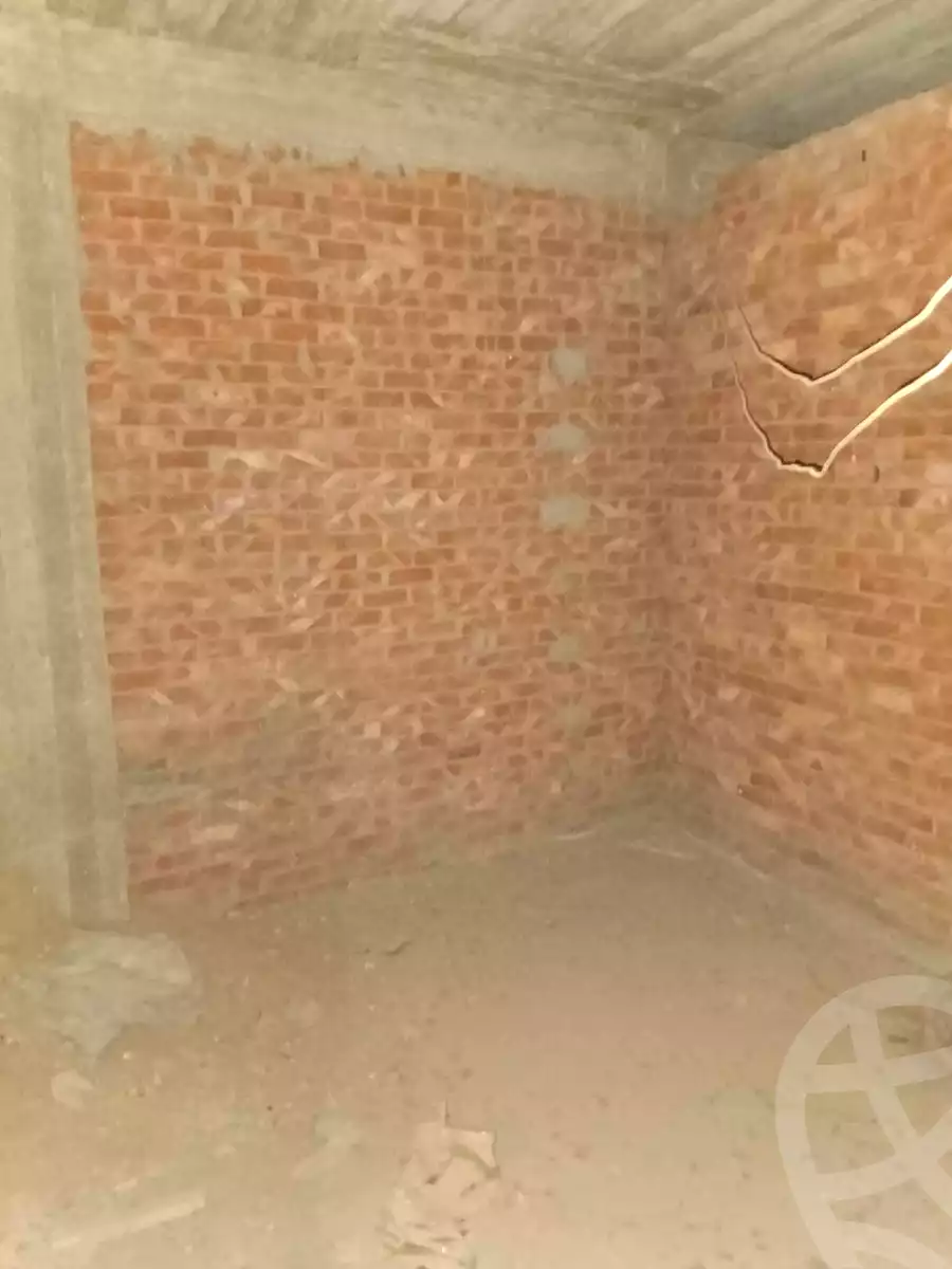https://aqarmap.com.eg/en/listing/7101020-for-sale-cairo-helwan-hadayek-helwan-nile-corniche-st