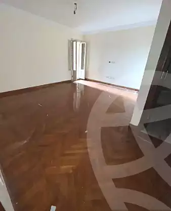 https://aqarmap.com.eg/ar/listing/7102047-for-sale-alexandria-glim
