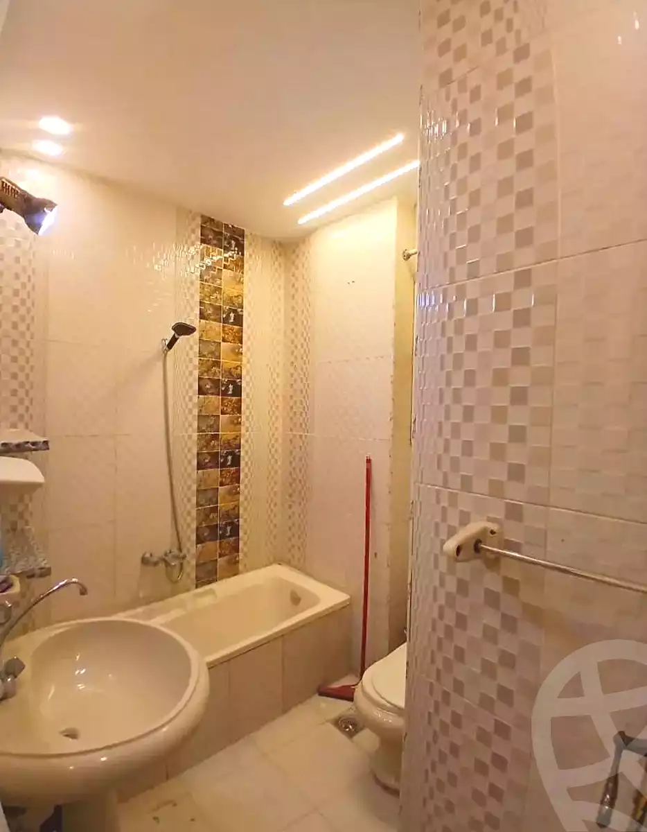 https://aqarmap.com.eg/ar/listing/7102951-for-sale-alexandria-al-agamy-lbytsh-bianchiii