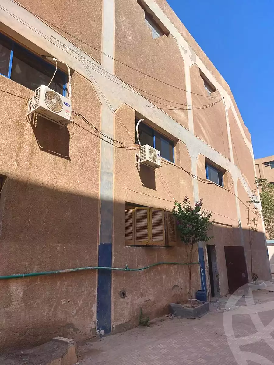 https://aqarmap.com.eg/ar/listing/7103429-for-sale-cairo-6th-of-october-el-mantqa-el-snaaaya-industrial-zone-1