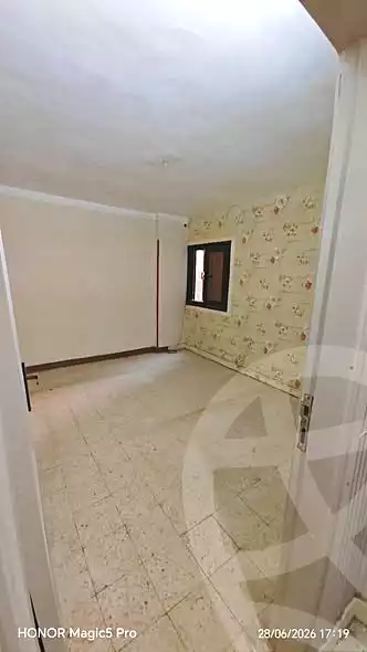 https://aqarmap.com.eg/ar/listing/7104410-for-sale-cairo-helwan-el-shareaa-el-sharby-st