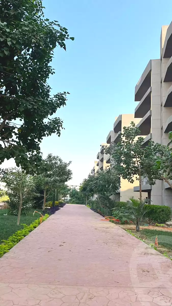 https://aqarmap.com.eg/ar/listing/7104487-for-sale-cairo-new-cairo-lmstqbl-syty-compounds-zyzyny-lmstqbl-rdk-llttwyr