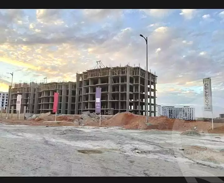 https://aqarmap.com.eg/ar/listing/7104823-for-sale-cairo-new-administrative-capital-4orty-square-compound-al-ahly-sabbour