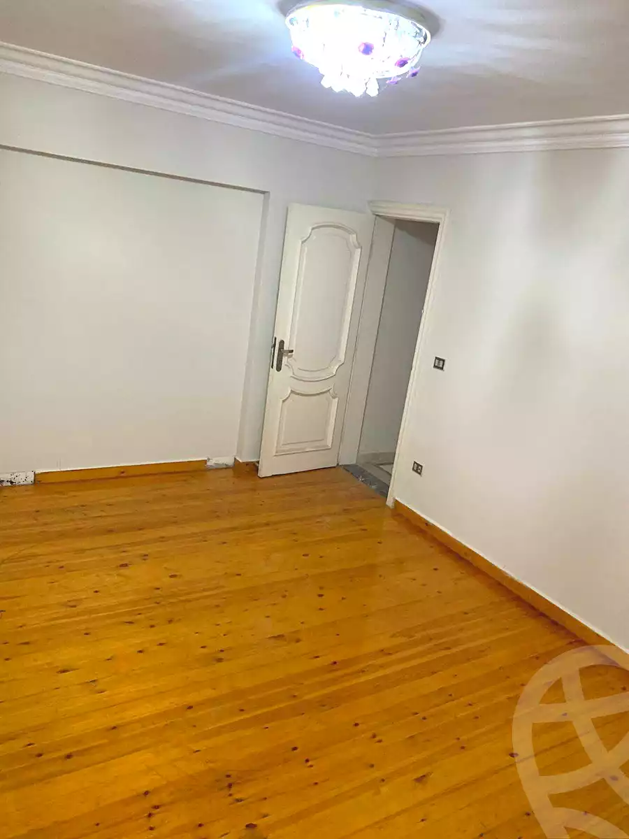 https://aqarmap.com.eg/en/listing/7105393-for-sale-alexandria-al-agamy-el-hanouvel