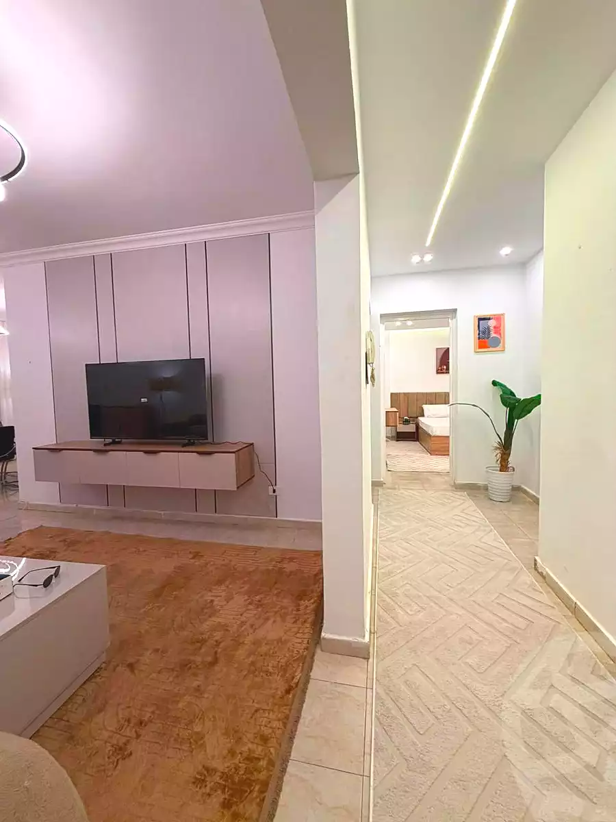 https://aqarmap.com.eg/ar/listing/7105754-for-rent-cairo-new-cairo-lrhb-city-phase-8