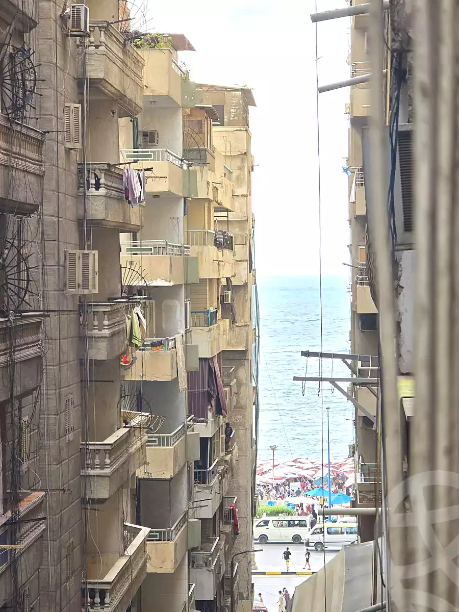 https://aqarmap.com.eg/ar/listing/7105853-for-sale-alexandria-el-mandara-shr-jml-bd-lnsr