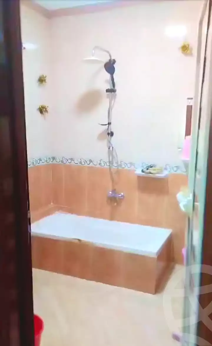 https://aqarmap.com.eg/ar/listing/7062364-for-sale-alexandria-al-agamy-el-hanouvel-radwan-st