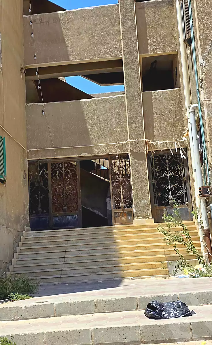 https://aqarmap.com.eg/ar/listing/7108857-for-sale-cairo-al-oubour-el-hay-el-awal-el-sadat-rd