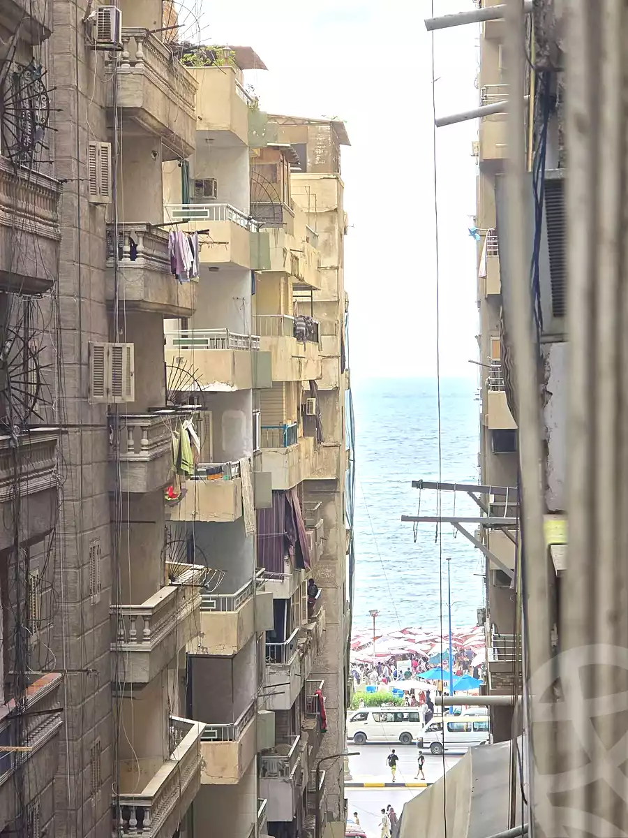 https://aqarmap.com.eg/en/listing/7109088-for-sale-alexandria-el-mandara-alex-el-mandara-bahri