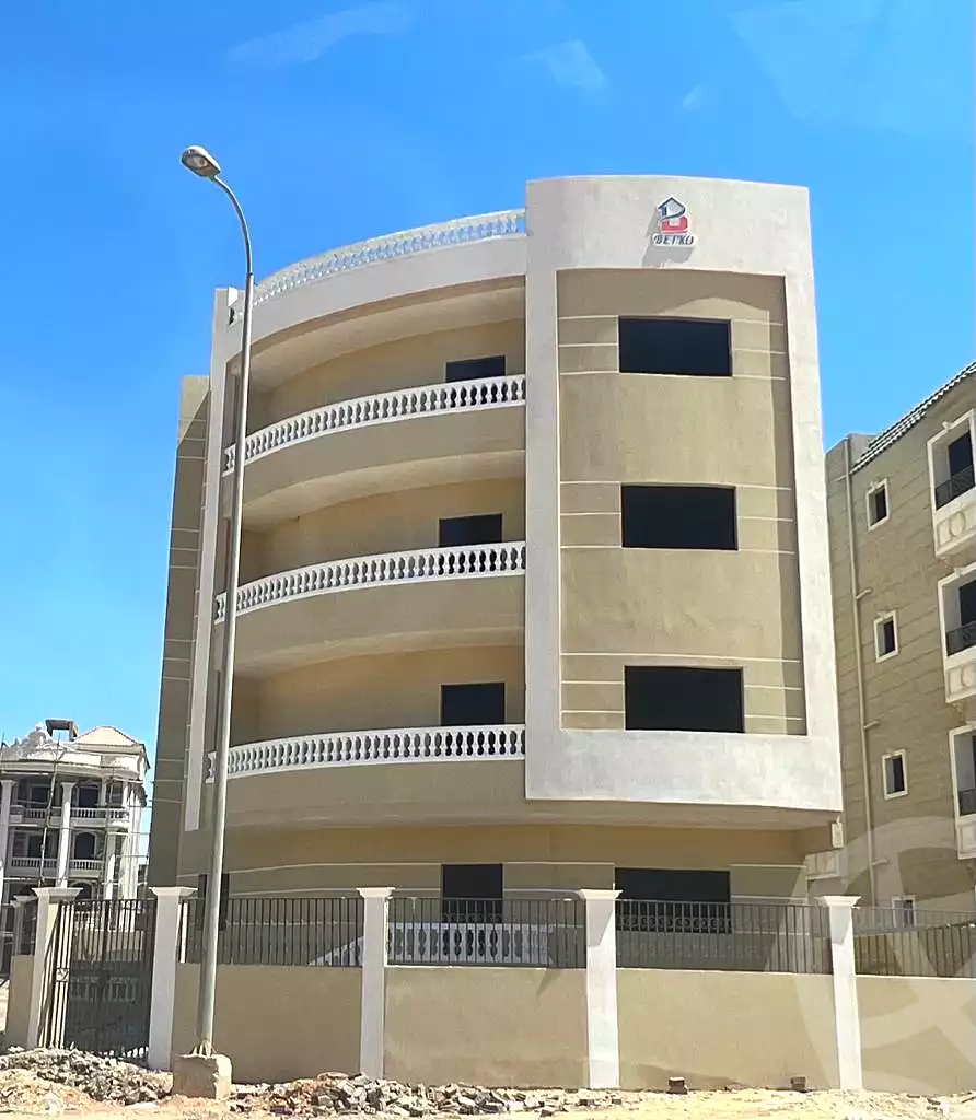 https://aqarmap.com.eg/en/listing/7110515-for-sale-cairo-6th-of-october-hadaeq-october-lmntq-lsyhy