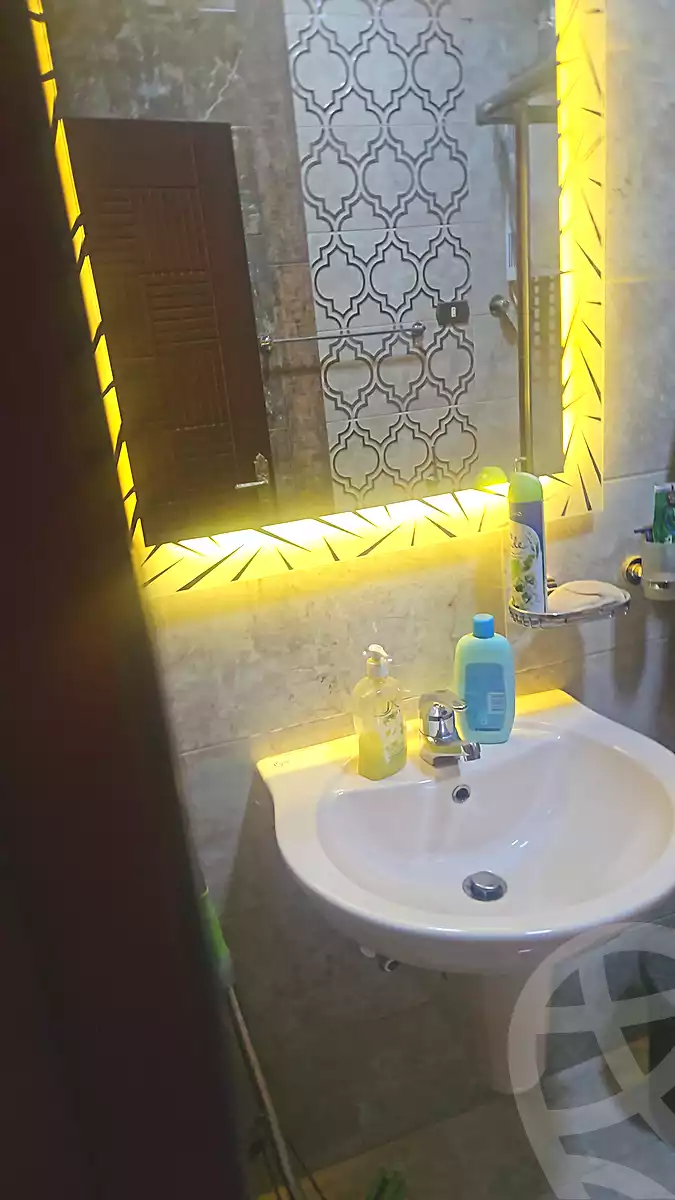 https://aqarmap.com.eg/ar/listing/7110859-for-sale-cairo-new-cairo-sharq-el-akadamiya-al-tahrir-st