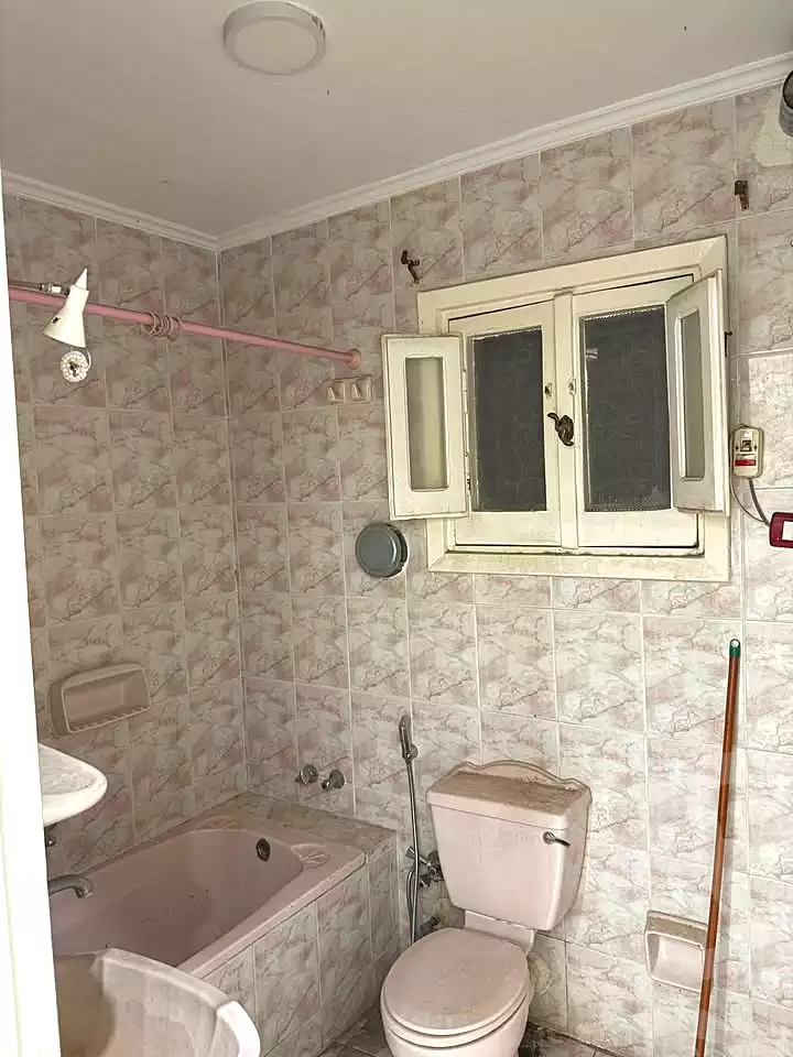 https://aqarmap.com.eg/en/listing/7110884-for-sale-alexandria-miami-shr-jml-bd-lnsr