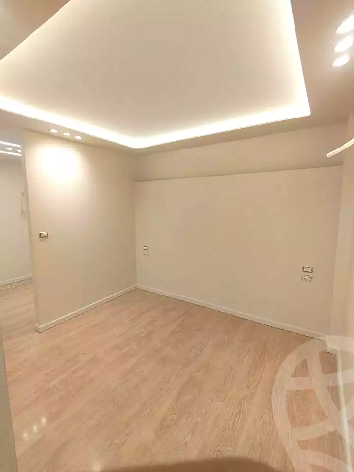 https://aqarmap.com.eg/en/listing/7111595-for-sale-alexandria-moharram-bey-hassan-pasha-elskandrany-st